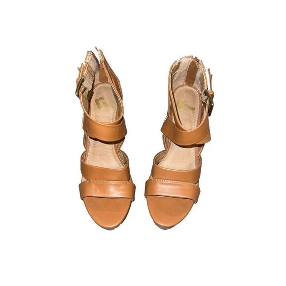 ✨Report Chunky Platform Sandal Sz 8.5 Heels✨ - Picture 1 of 6